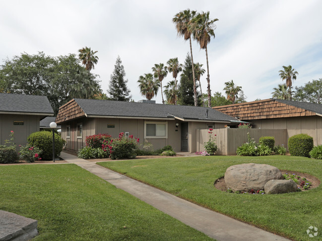 Building Photo - Woodside Village Apts