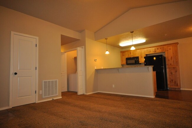 Building Photo - 5700 S Summit Creek Way