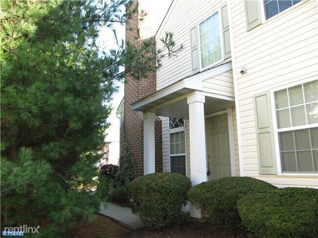 Building Photo - 3 br, 2.5 bath Townhome - 106 Hickory Lane