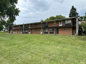 Building Photo - 250 N Entrance Ave