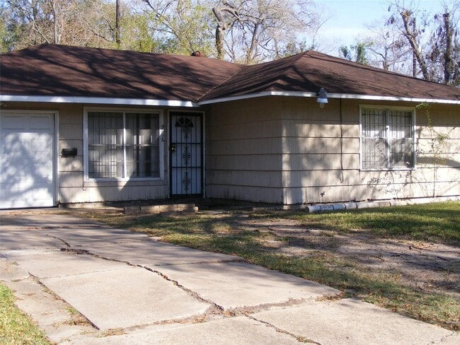 Building Photo - 5715 Westover St