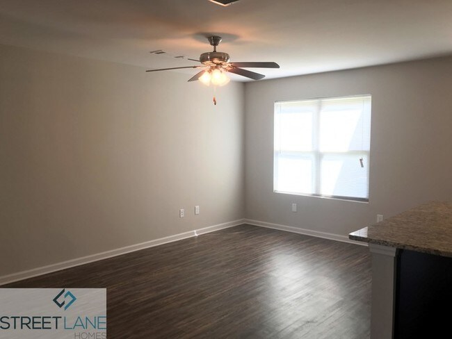 Foto del edificio - Newly Built Town Home!