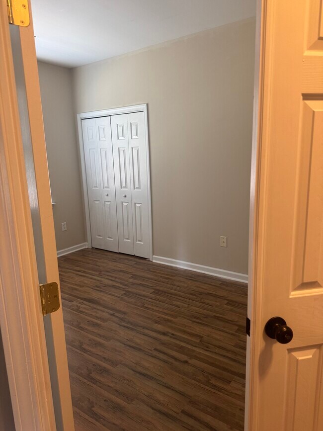 Foto del edificio - 958 Woodtrail Dr