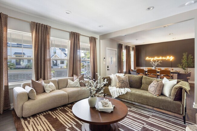 Building Photo - 2308 Nowland Ave