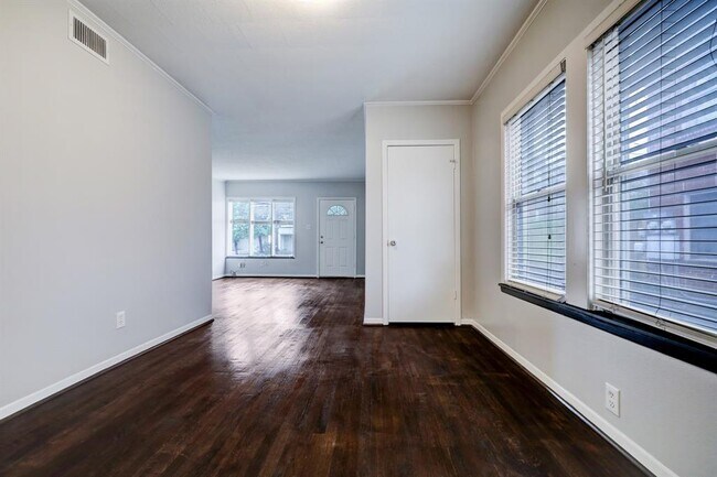 Foto del edificio - 1608 Bonnie Brae St