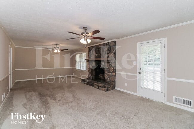 Building Photo - 2835 Twin Springs Dr