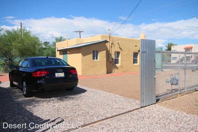 Building Photo - 1401 N Alvernon Way