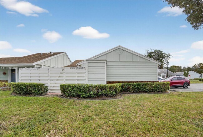 Building Photo - 13773 SW 147th Cir Ln