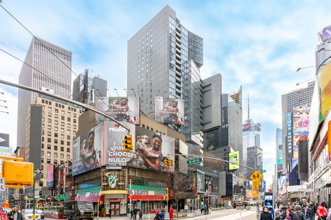 Building Photo - 1600 Broadway on the Square Condominium