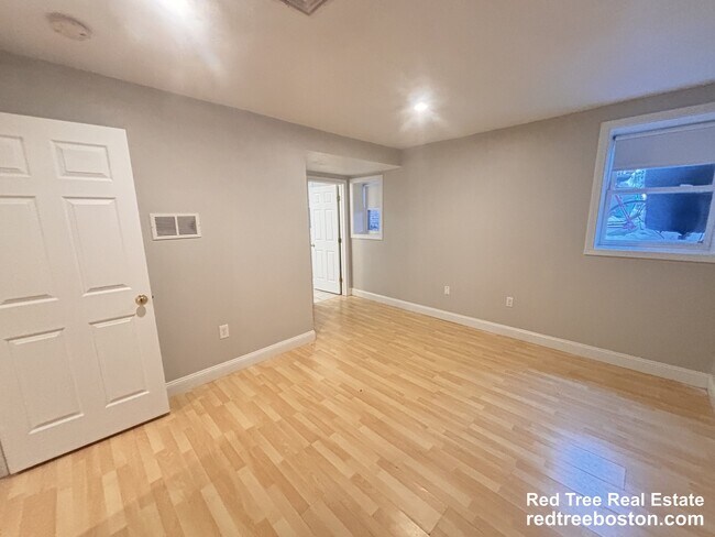 Photo - 10 Strathmore Rd Apartment