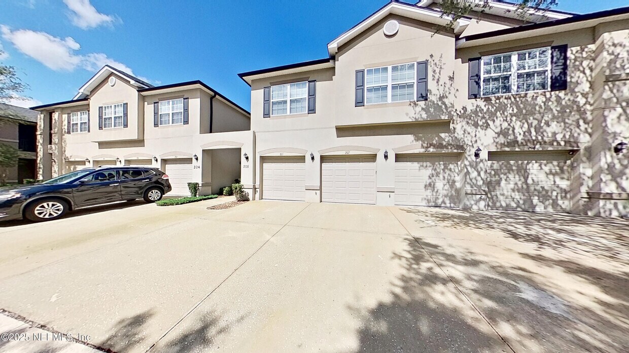 Foto principal - 12301 Kernan Forest Blvd