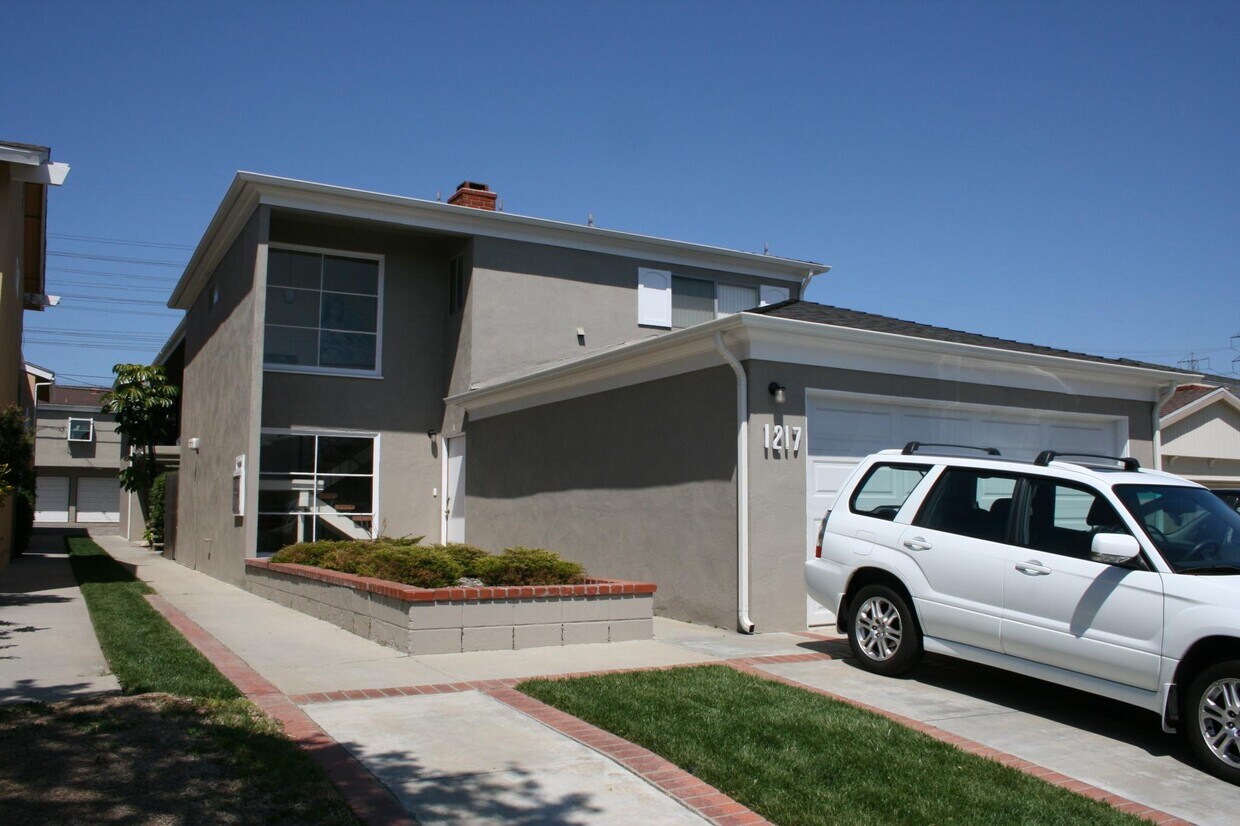 Primary Photo - 1217 Amethyst St