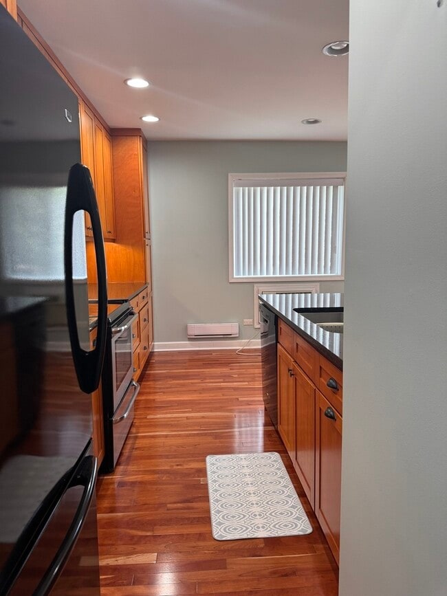 Building Photo - 717 Strom Dr