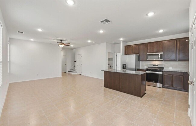 Foto del edificio - 545 Henry Milton Rd