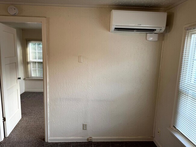 Foto del edificio - 1 Bedroom duplex in downtown Eugene
