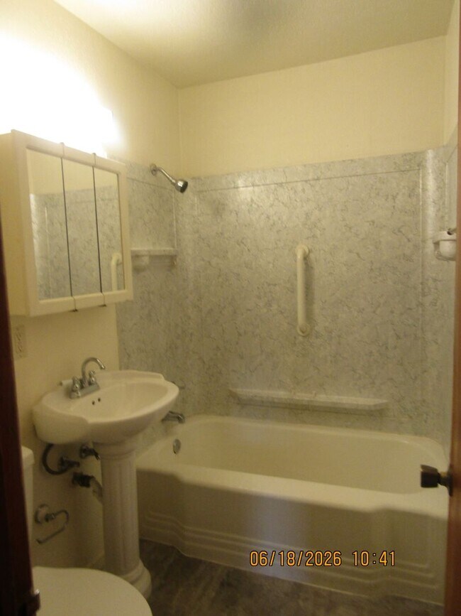 Building Photo - Charming 2-Bedroom Home in Northwest Lawton