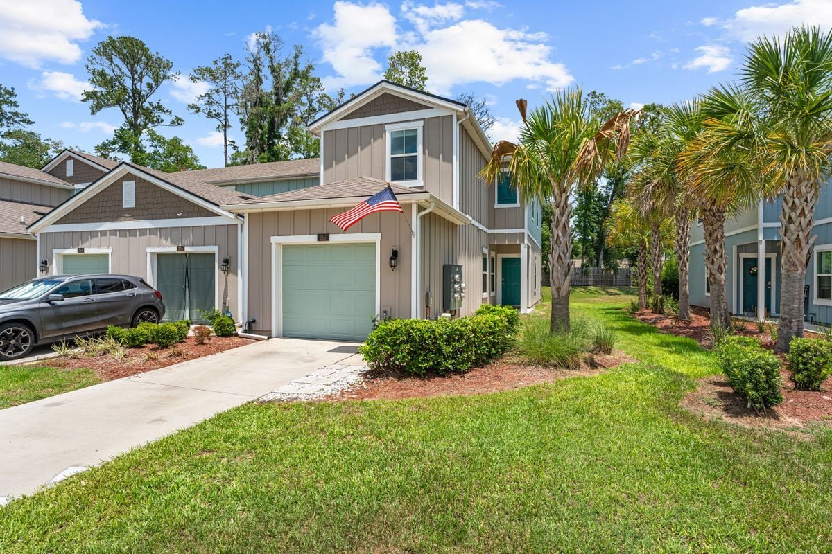 Primary Photo - 237 Aralia Ln