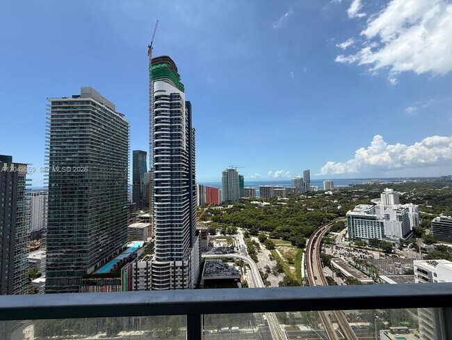 Foto del edificio - 79 SW 12th St
