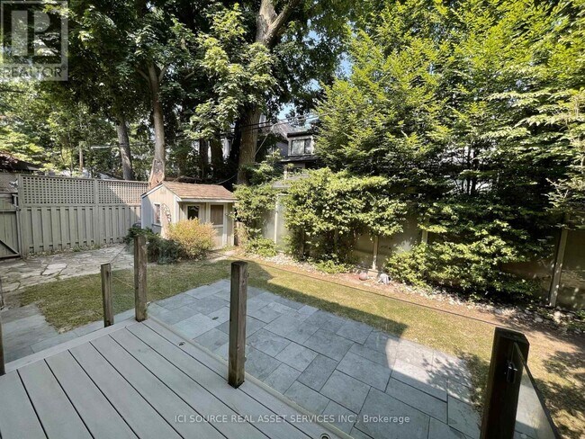 Building Photo - 163 Silver Birch Ave