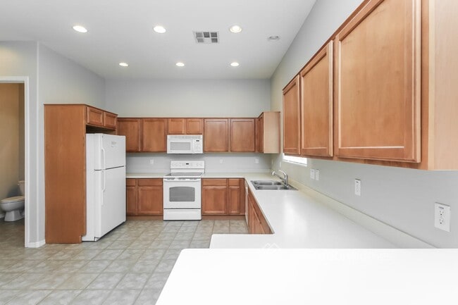 Building Photo - 7512 S 27th Pl