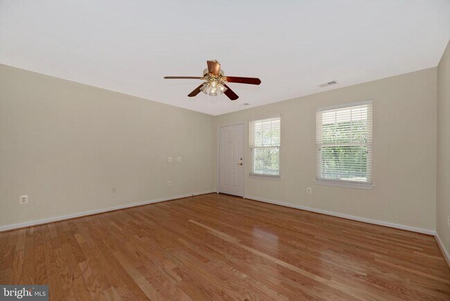 Building Photo - 703 Merry Go Round Way