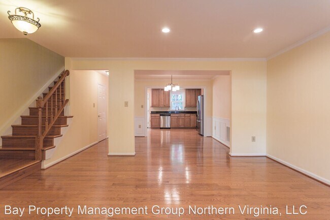 Building Photo - 3 br, 2.5 bath House - 4727 GAINSBOROUGH DR