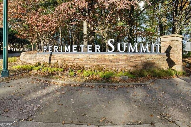 Building Photo - 10 Perimeter Summit Blvd