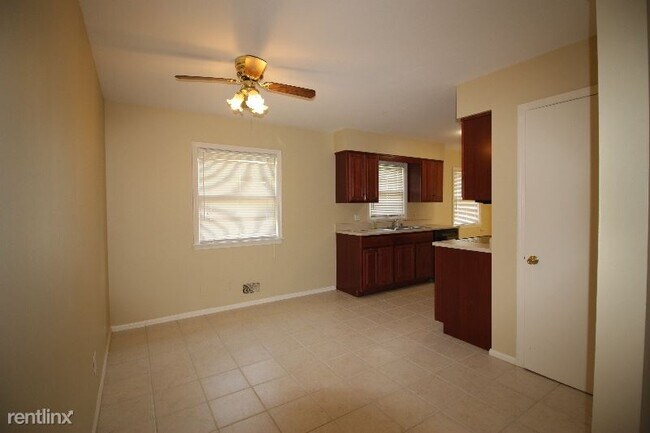 Foto del edificio - 3 br, 2 bath House - 7112 Sunnyvale Way