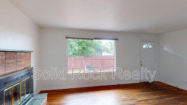 Building Photo - 513 W Uintah St