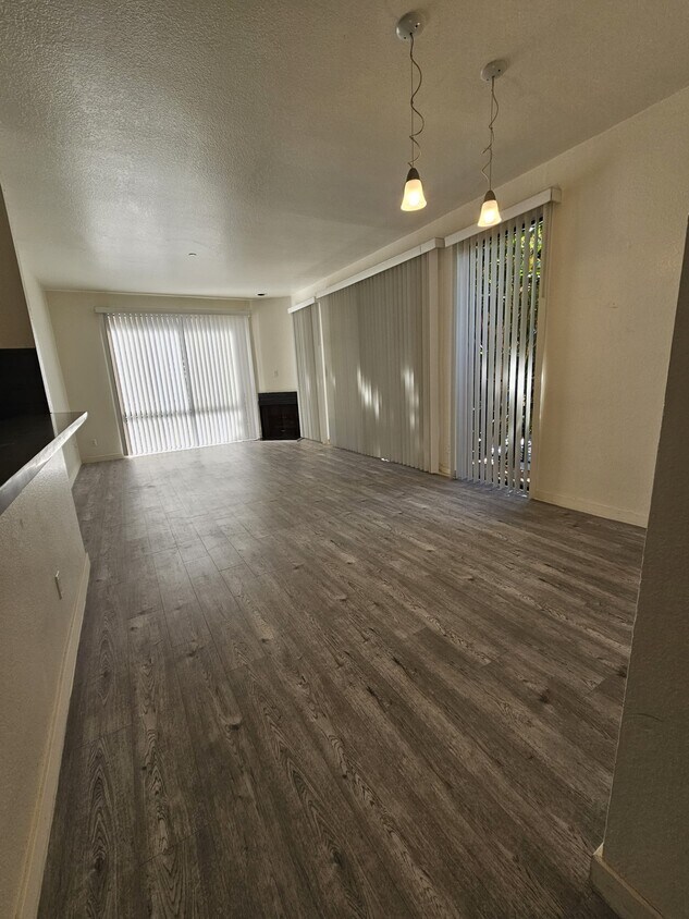 Living Room - 1150 Granville Ave