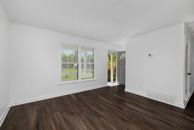 Photo - 3 bed 2 bath recently renovated in Southaven House