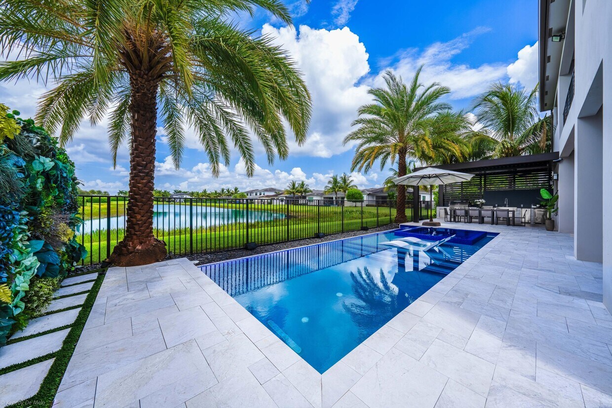 Foto principal - 17119 Aquavera Way