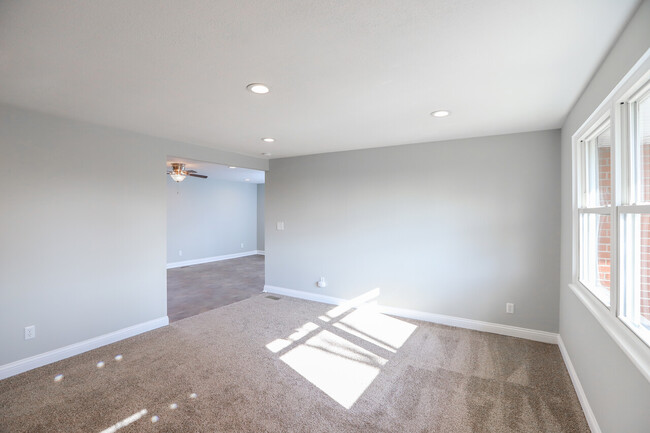 Building Photo - 7613 Rothfield