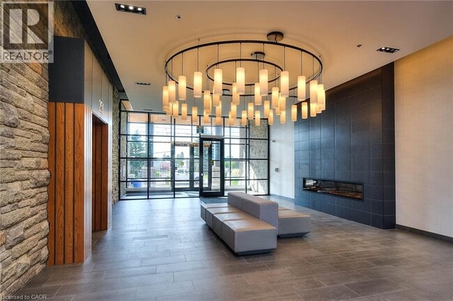 Building Photo - 251 Northfield Dr E