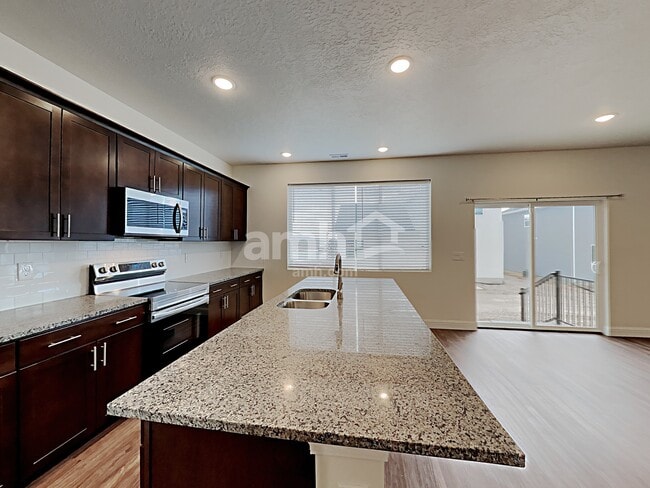 Foto del edificio - 2440 E Surry Way