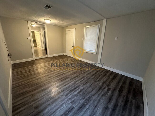 Foto del edificio - 2300 S A. St.