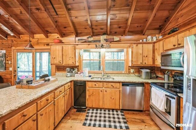 Charming 3BR Cabin in Mineral Bluff - Charming 3BR Cabin in Mineral Bluff House