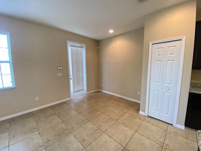 Foto del edificio - Water's Edge-Lake Nona-10172 Sandstone Pon...
