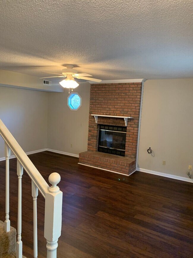 Foto del edificio - 3 br, 2.5 bath House - 208 Omega Cir