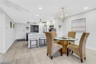 Building Photo - 5792 Deauville Cir