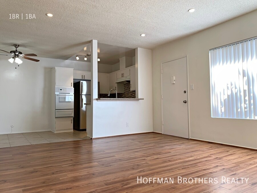 Foto principal - 1521 E Windsor Rd