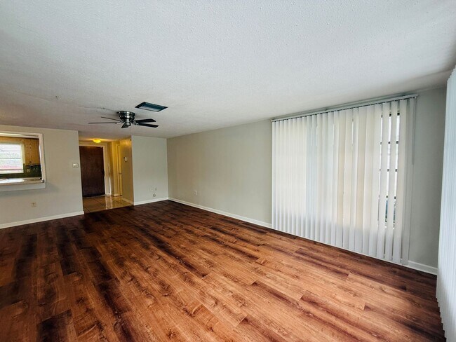 Foto del edificio - 2 bed 2 bath Pool Home in Port Richey