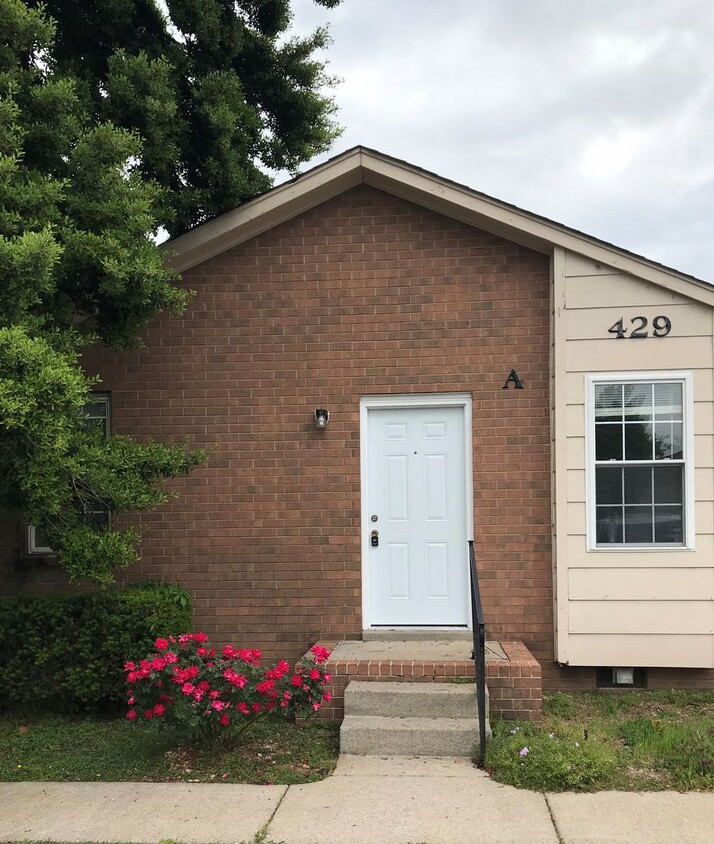 Primary Photo - 429 Lawson Rd