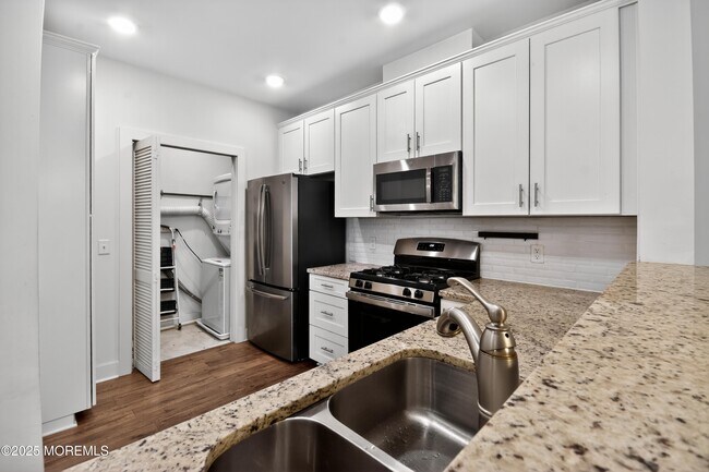 Foto del edificio - 626 Marion Ln