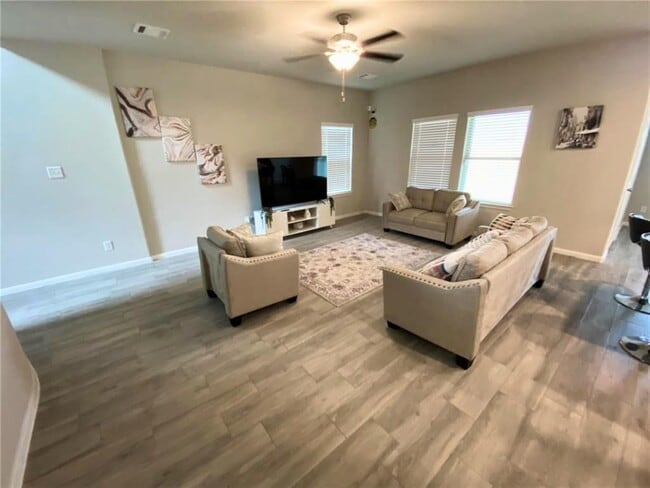 Building Photo - 6939 Escondido Dr