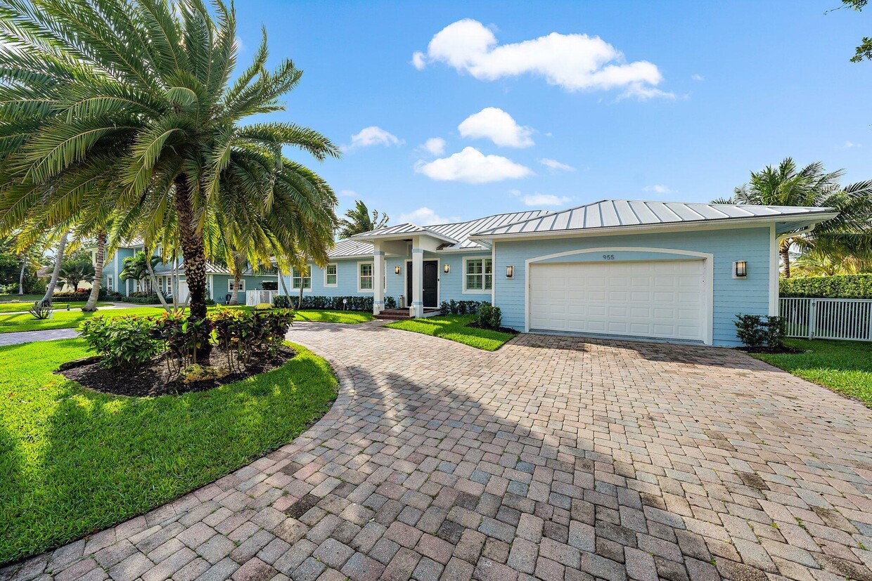 Primary Photo - 955 Pompano Dr
