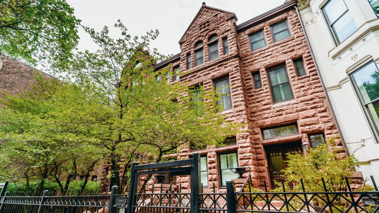 Foto principal - 1224 N Dearborn St
