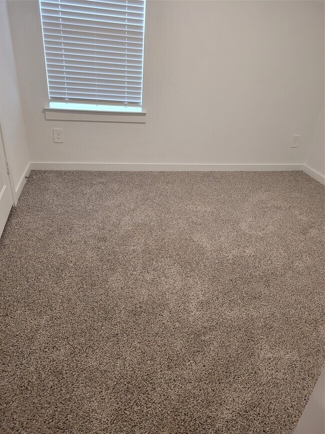 Foto del edificio - 4947 Oakwood Dr