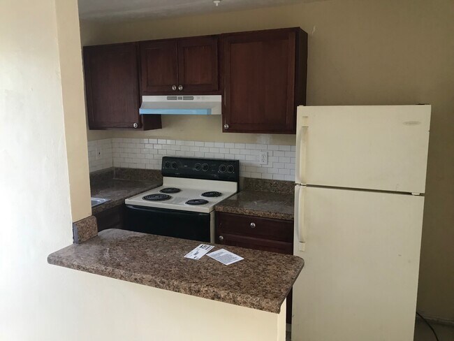 Foto del edificio - 310 NE 82nd St