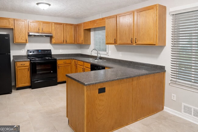 Building Photo - 257 Omega Dr